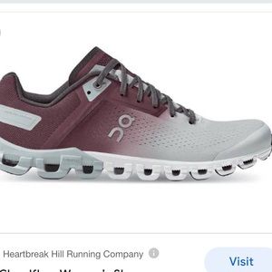 On cloud flow running shoes